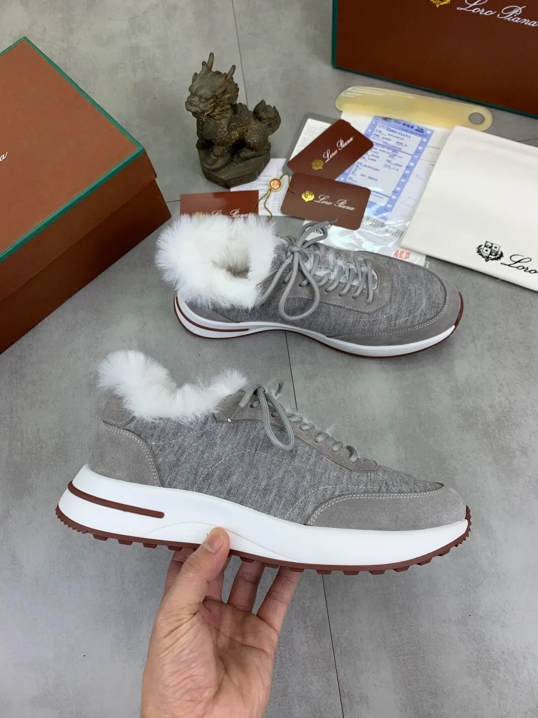 Men's Men's Shoes 💰P460 New Style 💰Mauri The latest casual shoes Loro Piana 💯Top grade💯Buy the original copy💯 Founded the existing Loro Piana company on April 24, 1924. It is now the sixth generation of family business, providing top quality products to customers who are discerning about taste and quality. Imported original fly woven fabric with cowhide fabric, plain calfskin lining. Hand-sewn thread with cowhide feet. Original packaging. High-end outsole. Size: 38-44 (customized for 45 and 46). 5️⃣ colors available.